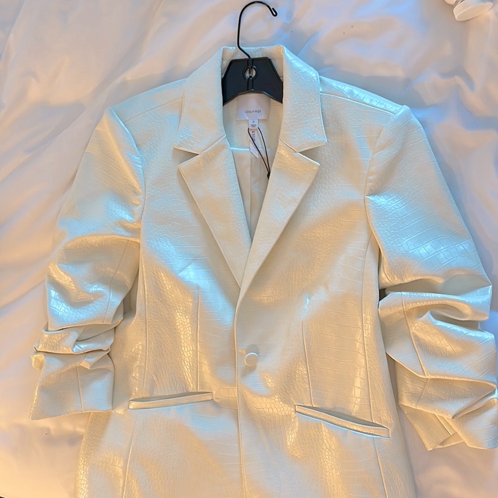 Priced to sell!!New with tags Cinq a Sept Kylie jacket white faux leather 0 XS
